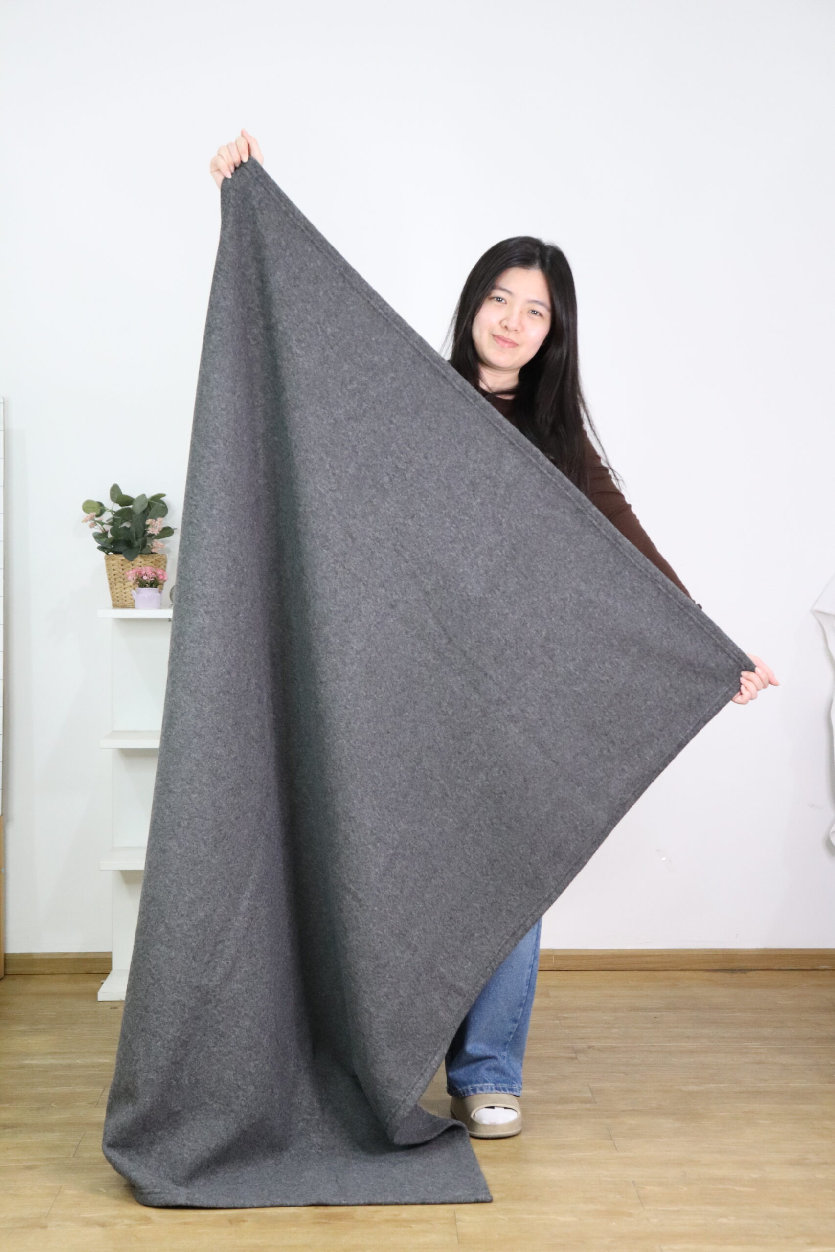 ผ้าห่มสีเทาเข้ม ผ้าห่มสีเทาเข้ม